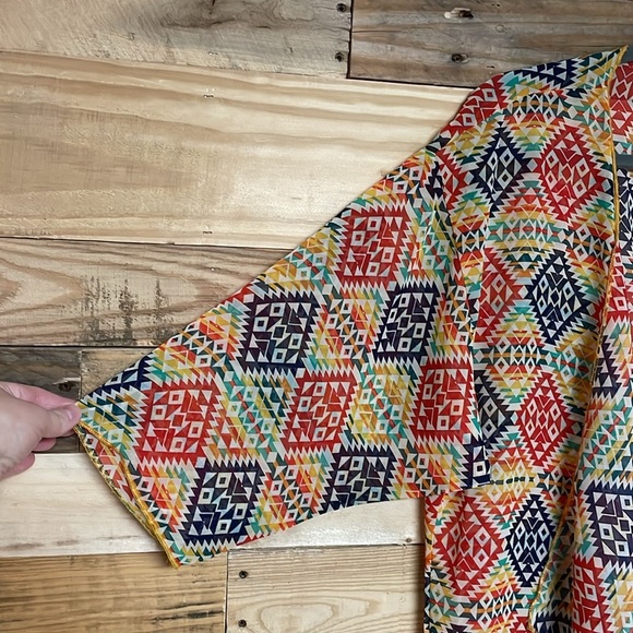 LuLaRoe size Medium Colorful Aztec Patterned Sheer lightweight waterfall Kimono - Picture 2 of 6
